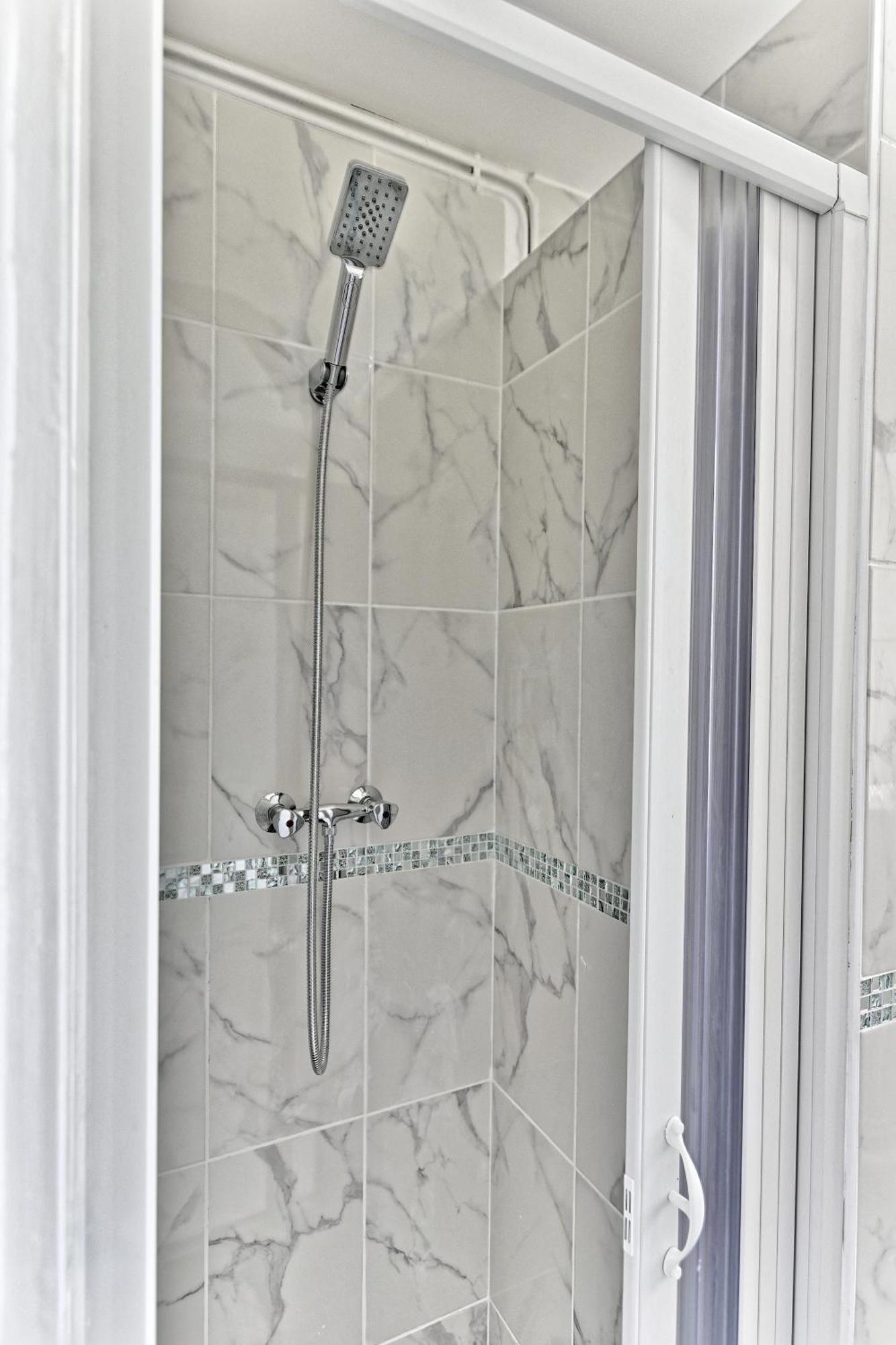 Apartment Proche De Paris - *