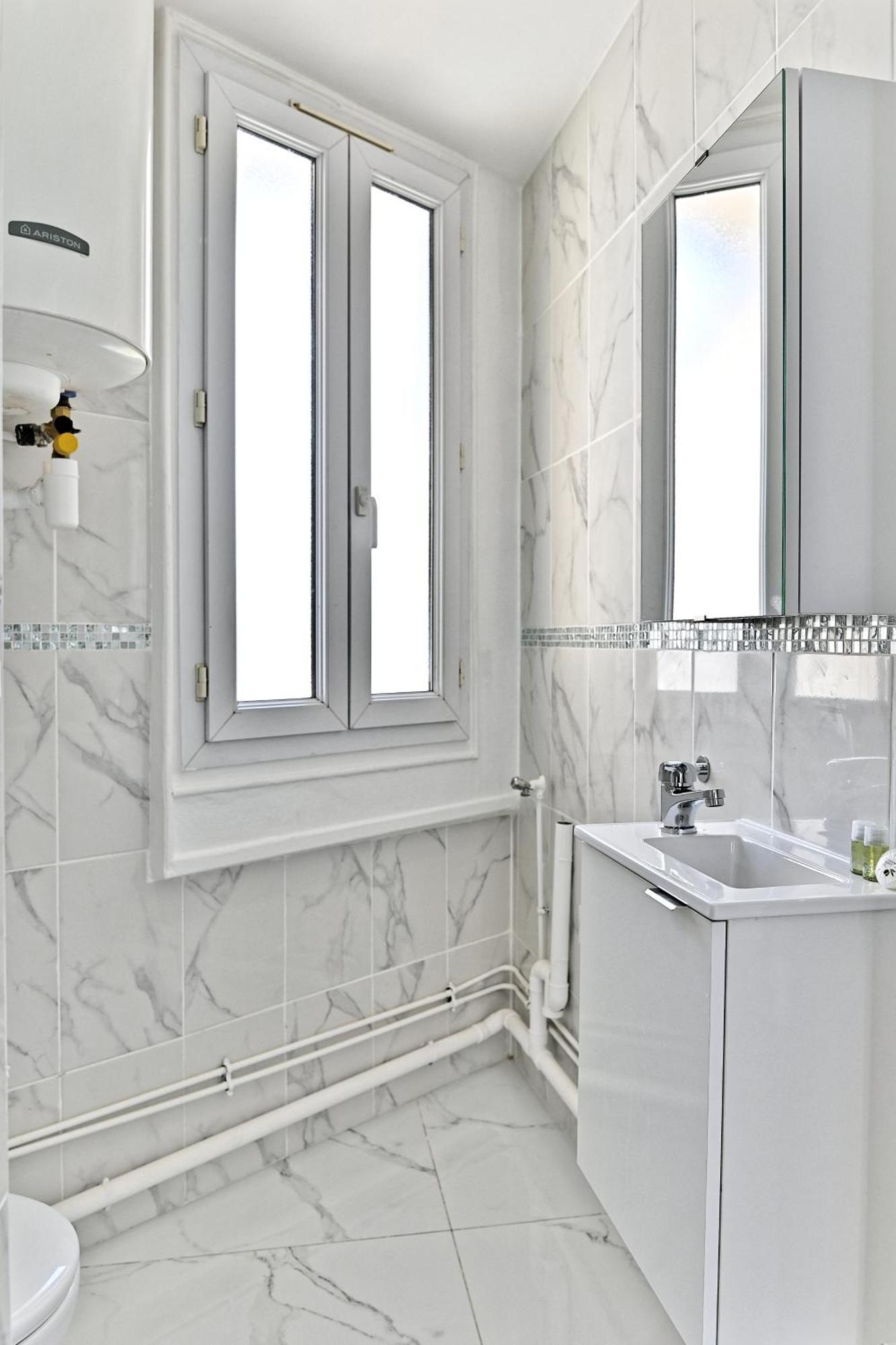 Apartment Proche De Paris - *